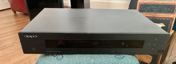 $325 - oppo Blu Ray disc player BDP-93 - 3"H x 17"W x 12"D 