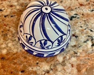 $20 - Vintage blue and white mold #5 - 1/2"H x 3 1/2" diameter 