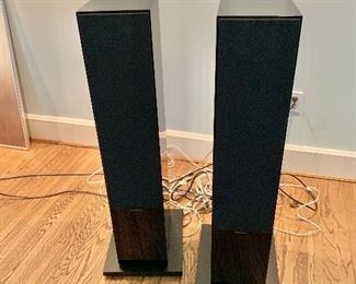 $1,400 - Detail B&W floor speakers CM9