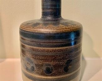 $120 - Vintage MCM signed pottery vase; 7 1/4"H x 5" diameter