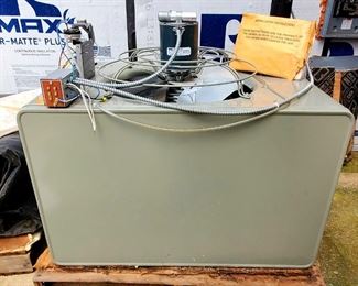 NEW (out of box, but still on delivery pallet) Modine Industrial Heater