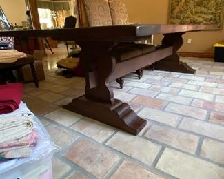 Comes apart in 3 pieces for moving