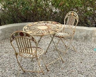 Out door chairs and table rustic -decorative 
