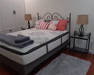 Immaculate SERTA queen bed.....
