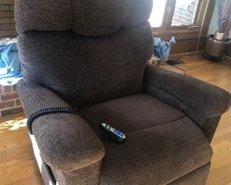 Nice Lift Recliner (slightly Used)