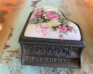 Piano music box
