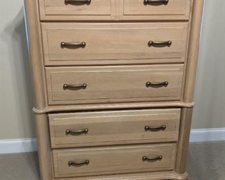 Thomasville chest of drawers
