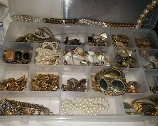 Various vintage & modern jewelry 