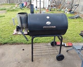 CharGriller Smoker and Charcoal Starter
