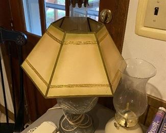 Electrified Aladdin Lamp with Shade