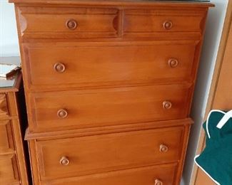 Maple 6 Drawer Chest of Drawers