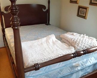 4 Post Full Size Bed Frame with Mattress Set.