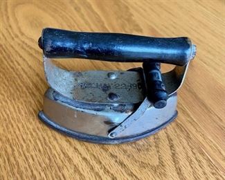 PRICE: $20 Antique early 1900's Asbestos sad iron