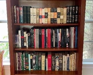 Grange bookcase with storage