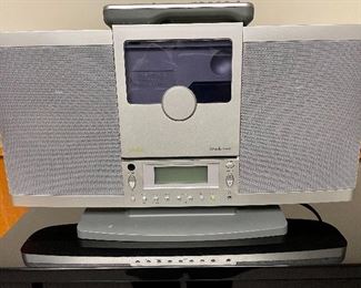 Brookstone radio / cd