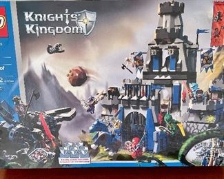 Legos Knights Kingdom
8781
Castle of Morcla
