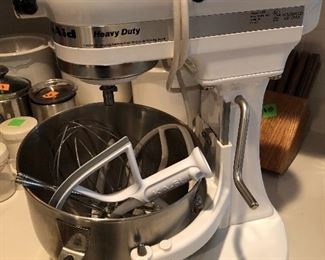 KitchenAid Heavy Duty white mixer with all attachments in mint condition!