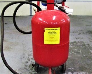 Pressurized Sandblaster 