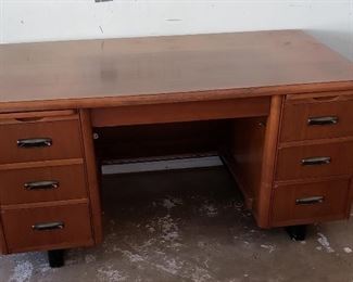 myrtle desk