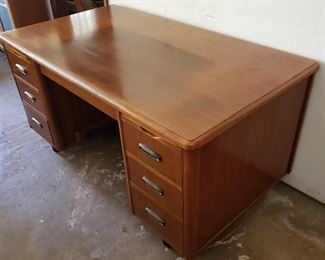 another photo of the vintage myrtle desk