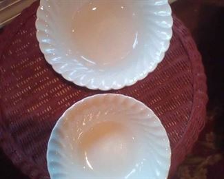 Vintage Old Chelsea by Franciscan 2 Serving Bowls EUC Made in England.  11" & 9".  No chips or cracks, but the larger bowl has some light crazing on the very bottom of the bowl.  $10.00