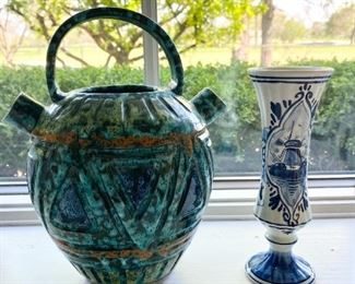 Italian Pottery 9" Excellent condition                                     Vintage Delft Blue bud vase. Holland   