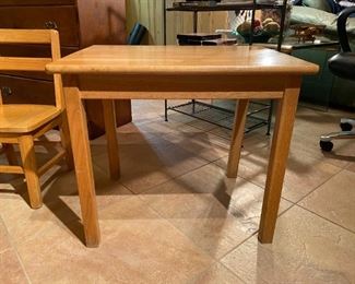 Vintage Solid Oak Children's Table & 2 chairs Natural oak finish. 26"x 20"x 22" high.  Chairs are 24" high. Excellent condition. $125.00