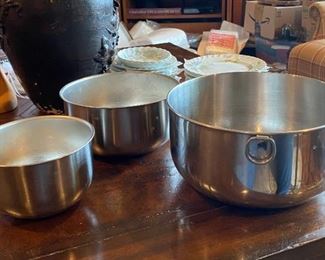 3 stainless steel mixing bowls $10.00