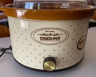 Vintage 5qt. Rival Crock Pot, Slow Cooker.  Excellent working condition  $15.00