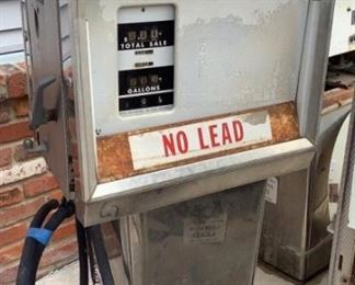 1960's BENNETT GAS PUMP