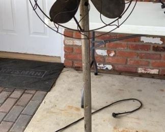 VINTAGE WESTINGHOUSE FLOOR FAN WITH FORD BASE