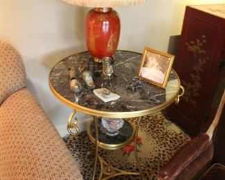 Gueridon table