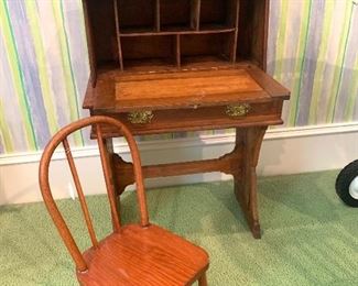 Child size desk & chair