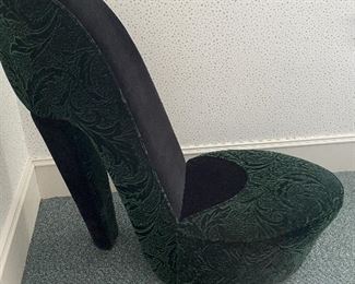 Stiletto heel heel shoe chair