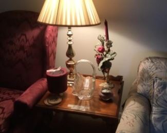 End table, lamp, decor 