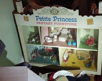 1960's ideal Advertising Doll Item House