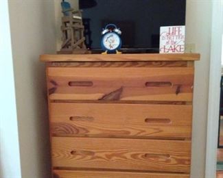 Chest of drawers that matches twin bunk beds