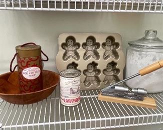 Candy molds, Tupperware, kitchen items