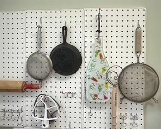 Cast iron skillet, kitchen utensils