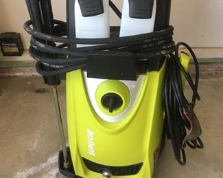 Clean & Powerful Power Washer