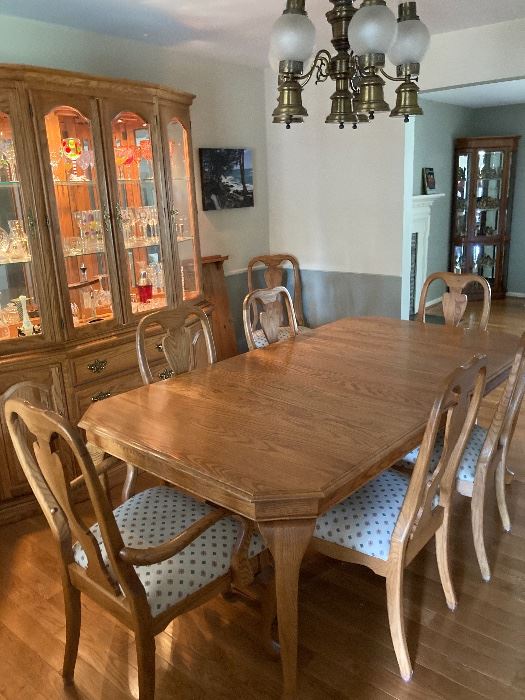 Dining room table with eight chairs and two leaves