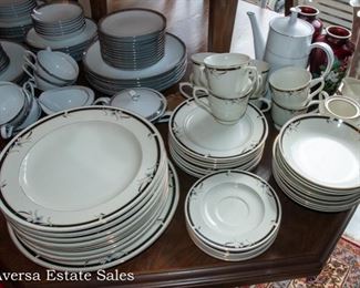 SANGO China Dinnerware Set