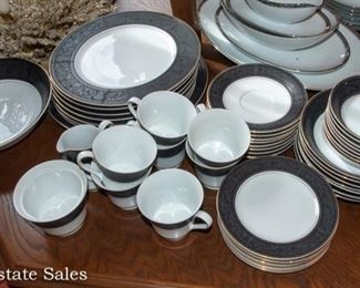 MIKASA China Dinnerware Set