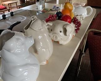 Do you like pigs?  These are kitchen pigs!