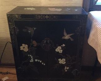 Lacquer cabinet