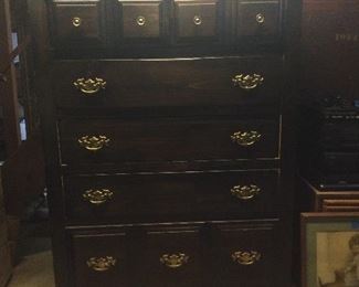 Pine chest of drawers