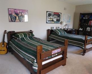 Twin bed set