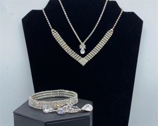 Dainty Diamond Jewelry