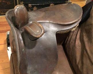 https://www.ebay.com/itm/114780271359	WRY5018 Antique Leather  Western Saddle 		Auction

