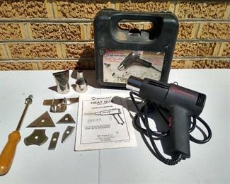 Milwaukee 1220 HMK heat gun kit
